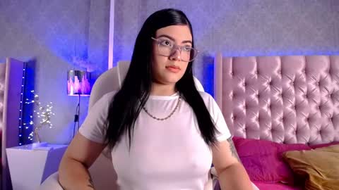 lailarossi_ online show from May 26, 5:35 am