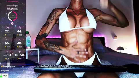 Lola online show from September 30, 7:02 pm