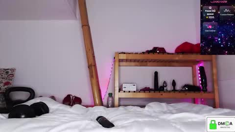 Lola online show from October 28, 5:25 pm