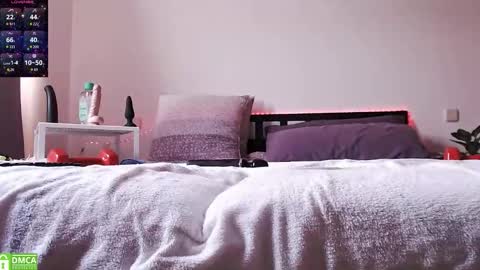 Lola online show from June 8, 8:48 am