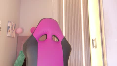 Laura online show from November 21, 12:36 pm