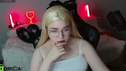 Eva online show from August 3, 5:52 pm