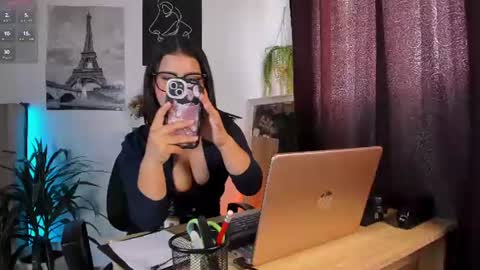  Lana  online show from June 11, 7:01 pm