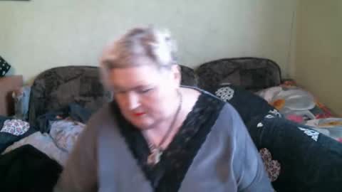 lanacat555 online show from October 31, 1:44 pm