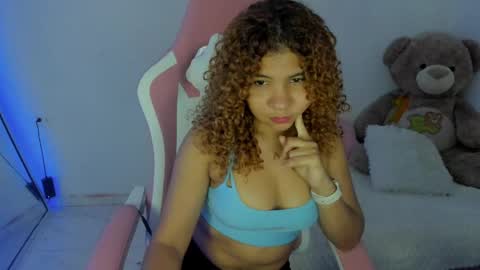 Snapshot of lanarouse1 chatting on February 15, 1:31 am Lana  online show from February 15, 1:31 am