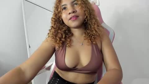 Snapshot of lanarouse1 chatting on January 25, 12:38 am Lana  online show from January 25, 12:38 am