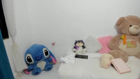 Snapshot of lanarouse1 chatting on February 19, 8:01 am Lana  online show from February 19, 8:01 am