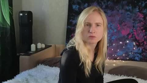 Snapshot of lanavismith chatting on October 13, 6:15 am LanaviSmith online show from October 13, 6:15 am