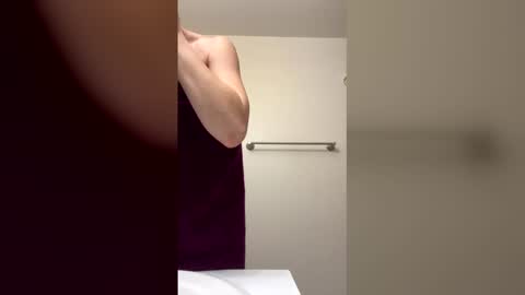 laneybel online show from December 18, 3:57 am