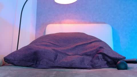 lanna_w online show from May 9, 8:26 pm