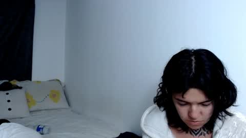 Snapshot of lannie_gonzales chatting on February 19, 11:46 pm LANNIE online show from February 19, 11:46 pm