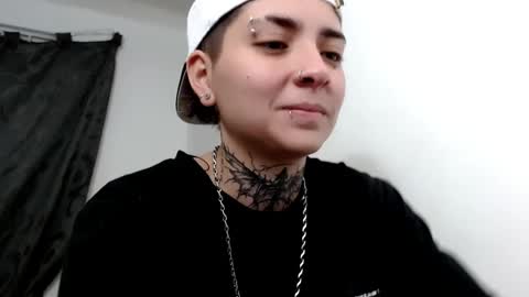 Snapshot of lannie_gonzales chatting on March 5, 12:59 am LANNIE online show from March 5, 12:59 am