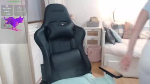 Lara online show from December 20, 7:54 pm