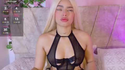 Lara Gill online show from October 28, 1:01 pm