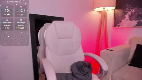 Lara Madisson online show from February 26, 6:51 am