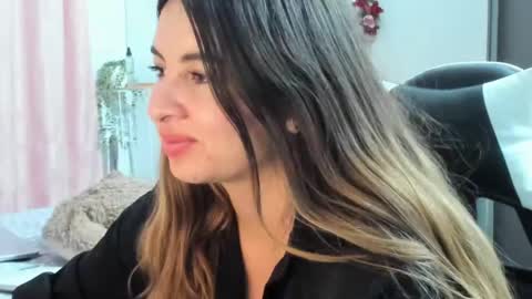 Lara online show from July 27, 3:15 am