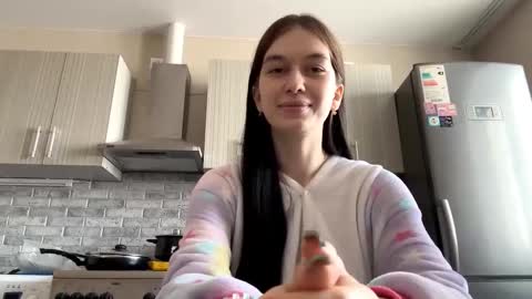 lara online show from March 5, 8:23 am