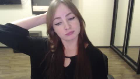 Laralianna online show from December 10, 6:38 pm