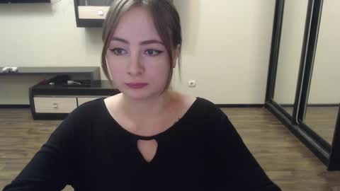 Laralianna online show from December 9, 7:39 pm