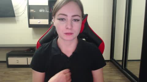 Laralianna online show from January 12, 10:33 pm