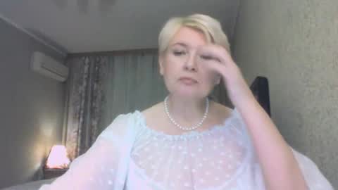 laramrs online show from February 10, 5:05 pm