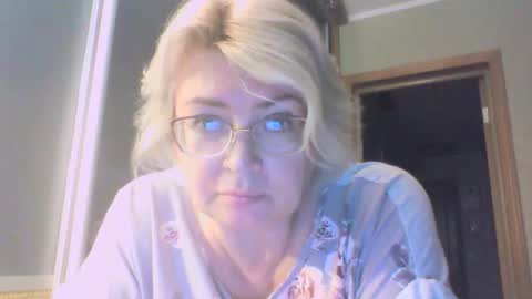 laramrs online show from September 23, 5:19 pm