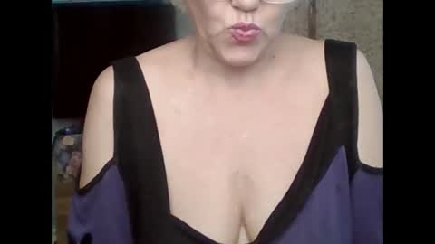 larisaq4ugo24 online show from September 11, 8:04 am