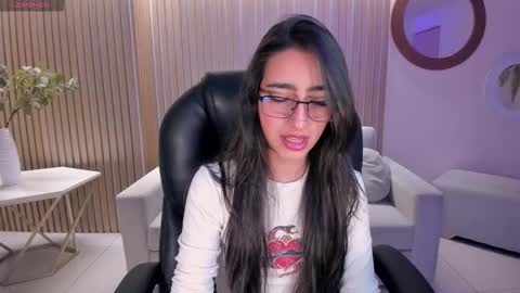 Larisa Smirnov online show from September 27, 5:27 am