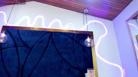 Snapshot of larissaevans chatting on February 27, 3:15 pm Valentina online show from February 27, 3:15 pm