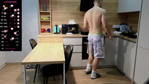 Snapshot of larstar01 chatting on February 8, 5:39 pm Lars online show from February 8, 5:39 pm