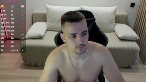 Snapshot of larstar01 chatting on September 20, 9:07 pm Lars online show from September 20, 9:07 pm