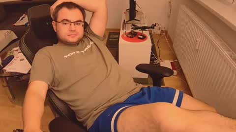 latexboy893 online show from September 23, 8:48 pm