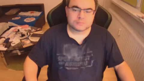 latexboy893 online show from September 14, 5:47 pm