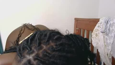 latiffaah_xx online show from April 2, 1:51 pm