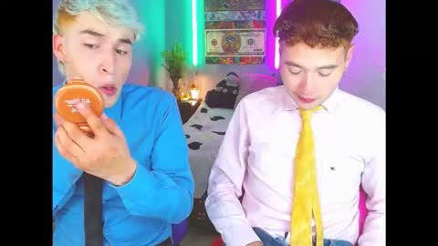 Snapshot of latin_boysxxx_ chatting on October 26, 1:39 am latin_boysxxx_ online show from October 26, 1:39 am
