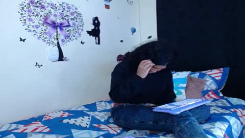 karen online show from December 11, 2:52 am