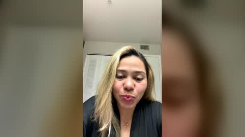 latina2027 online show from March 22, 3:54 am