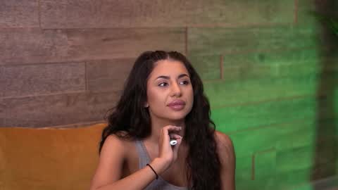 Latina online show from September 13, 5:48 pm