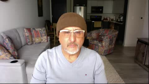 QS - INDEPENDENT MODEL online show from March 4, 5:13 pm