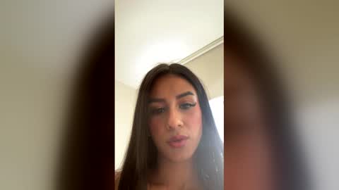 Laura Valmont online show from March 16, 6:56 pm