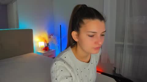 Laura online show from October 16, 6:02 am