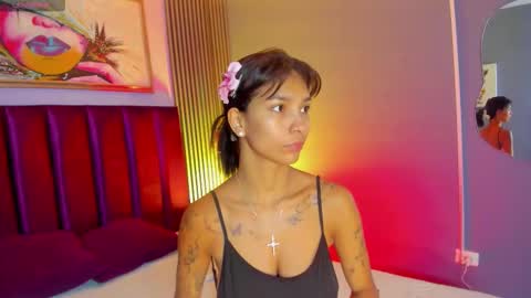 Laura online show from February 21, 12:30 pm