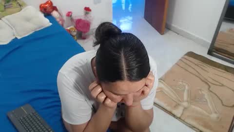 laura_foxx2379 online show from November 18, 6:33 pm