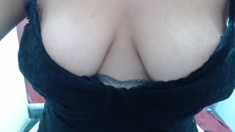  Laura  online show from November 21, 9:29 am