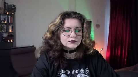 Miss Laura online show from September 26, 1:41 pm