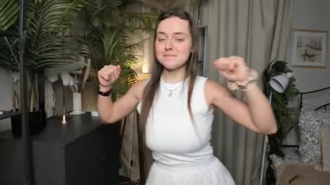 Snapshot of laura_mutti chatting on October 23, 3:02 pm Samantha online show from October 23, 3:02 pm