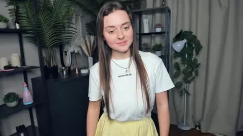 Snapshot of laura_mutti chatting on October 18, 4:00 pm Samantha online show from October 18, 4:00 pm