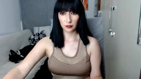 Laura online show from September 11, 11:06 pm