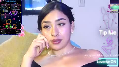 laura_pink01 online show from February 11, 4:00 pm