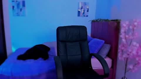 Laura Rose online show from December 5, 1:49 am